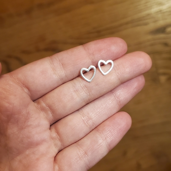 NWOT 925 Sterling Silver Heart Stud Earrings - Picture 3 of 5